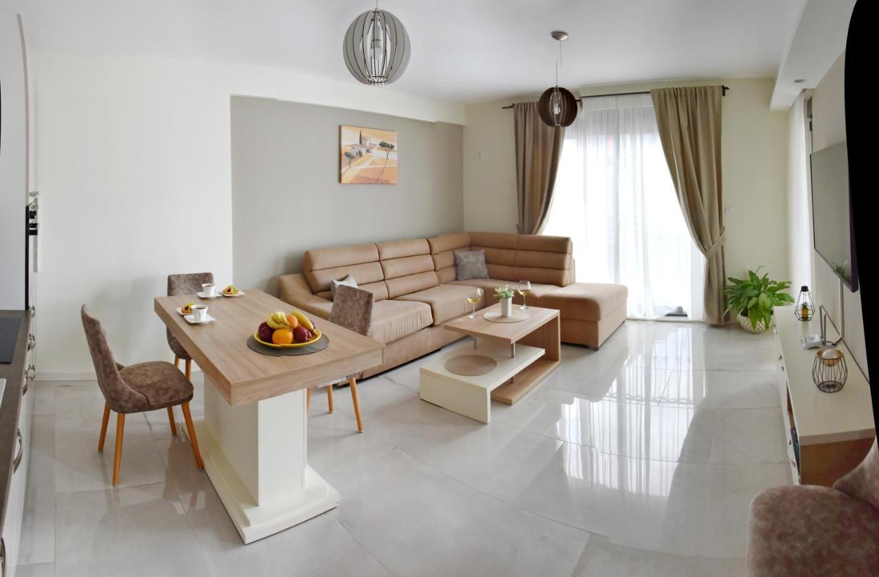 Ralux apartman Tivat Exterior foto