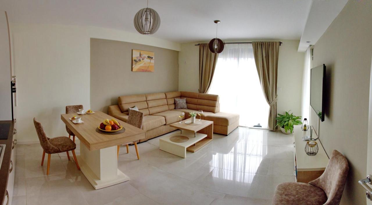 Ralux apartman Tivat Exterior foto
